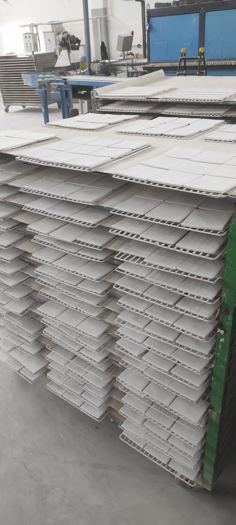 Dry Pressing in Ceramic Tile Production